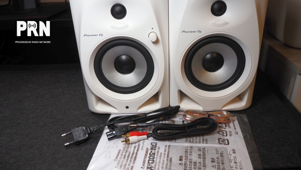 Pioneer DJ DM-50D Review: Design and Build