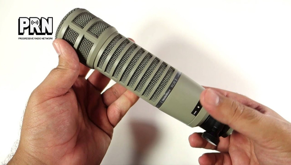 Unboxing the Electro-Voice RE20