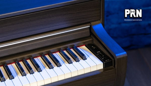 Unboxing the Yamaha Clavinova CLP-735