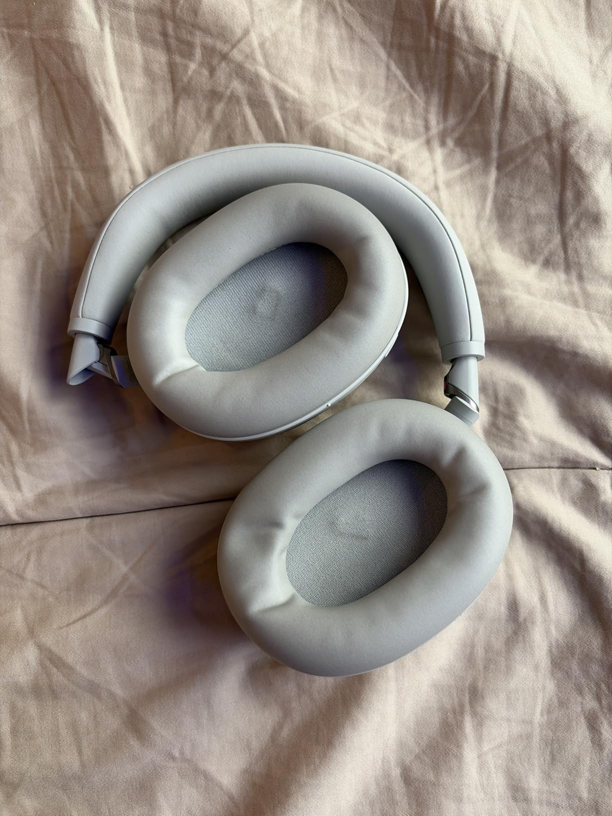 Sony WH-1000XM6 The Best Noise Canceling Wireless Headphones, HD NC Processor QN3, 12 Microphones, Adaptive NC Optimizer, Mastered by Engineers, Studio-Quality, 30-Hour Battery, Midnight Blue - Customer Photo 1