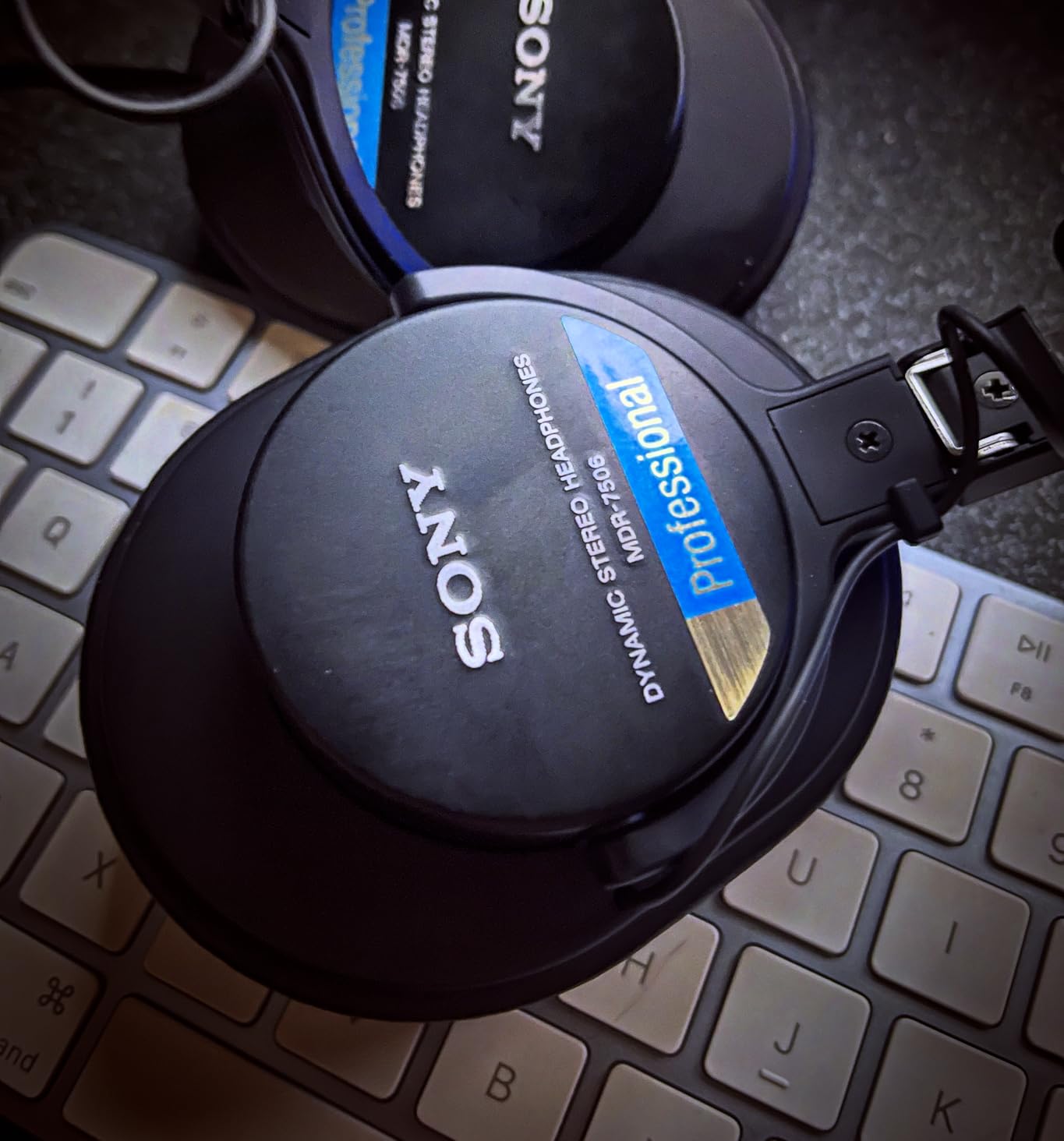 Sony MDR7506 Professional Large Diaphragm Headphone - Customer Photo 1