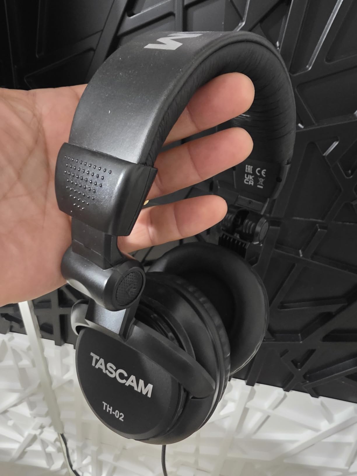 TASCAM TH-02 Professional Studio Monitor Headphones, Wired, Over Ear — for Recording, Podcast, DJ, Music and Guitar, with 1/4 Inch Jack Adapter - Customer Photo 1