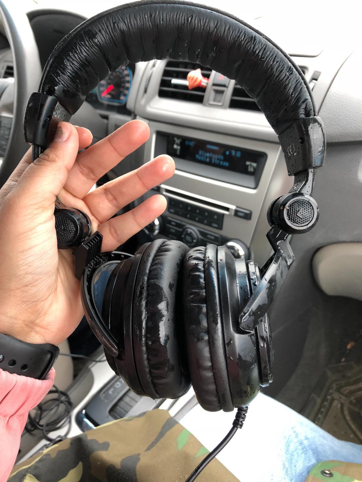 TASCAM TH-02 Professional Studio Monitor Headphones, Wired, Over Ear — for Recording, Podcast, DJ, Music and Guitar, with 1/4 Inch Jack Adapter - Customer Photo 2