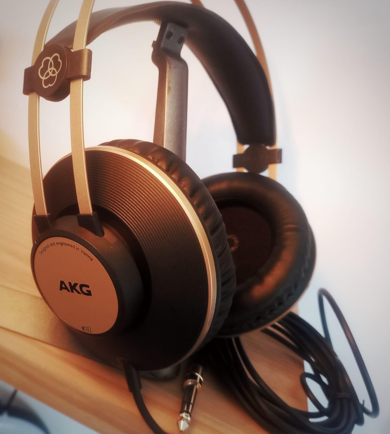 AKG Pro Audio K92 Over-Ear, Closed-Back, Critical Listening and Studio Headphones, Matte Black and Gold - Customer Photo 2