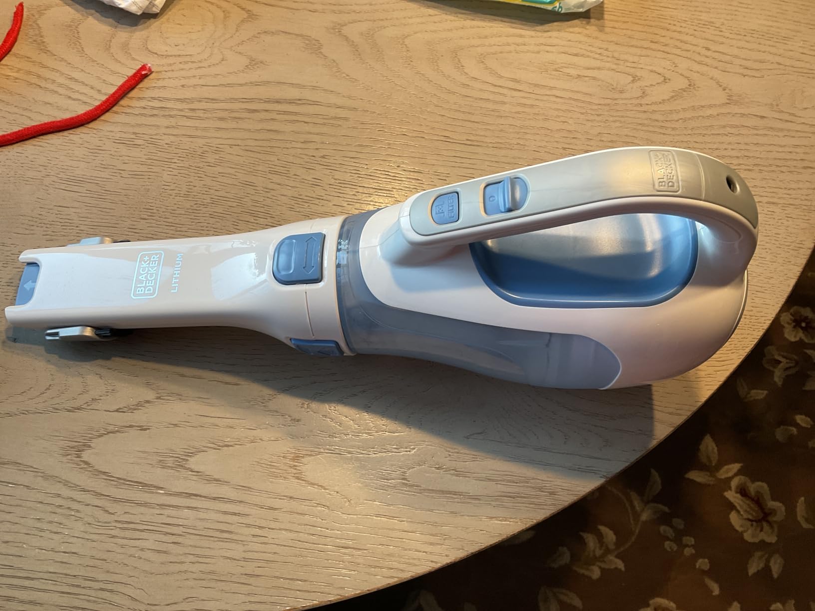 BLACK+DECKER dustbuster Handheld Vacuum, Cordless Car Vacuum Portable 12V, with Rotating and Extendable Nozzle (HHVI320JR02) - Customer Photo 1