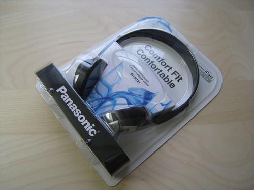 Panasonic Headphones, Lightweight Over the Ear Wired Headphones with Clear Sound and XBS for Extra Bass, Long Cord, 3.5mm Jack for Phones and Laptops – RP-HT161-K (Black) - Customer Photo 1