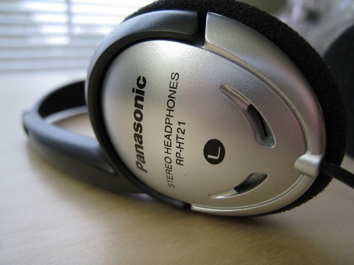 Panasonic Headphones, Lightweight Over the Ear Wired Headphones with Clear Sound and XBS for Extra Bass, Long Cord, 3.5mm Jack for Phones and Laptops – RP-HT161-K (Black) - Customer Photo 2