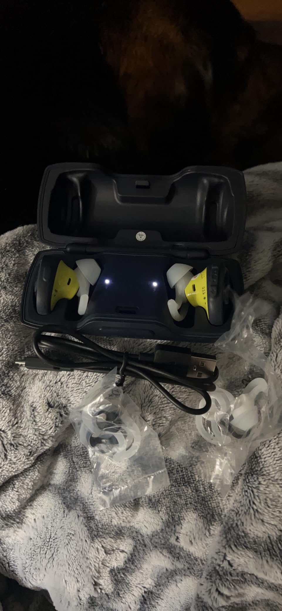 Bose SoundSport Free Wireless Sport Headphones - 774373-0010 Black (Renewed) - Customer Photo 1