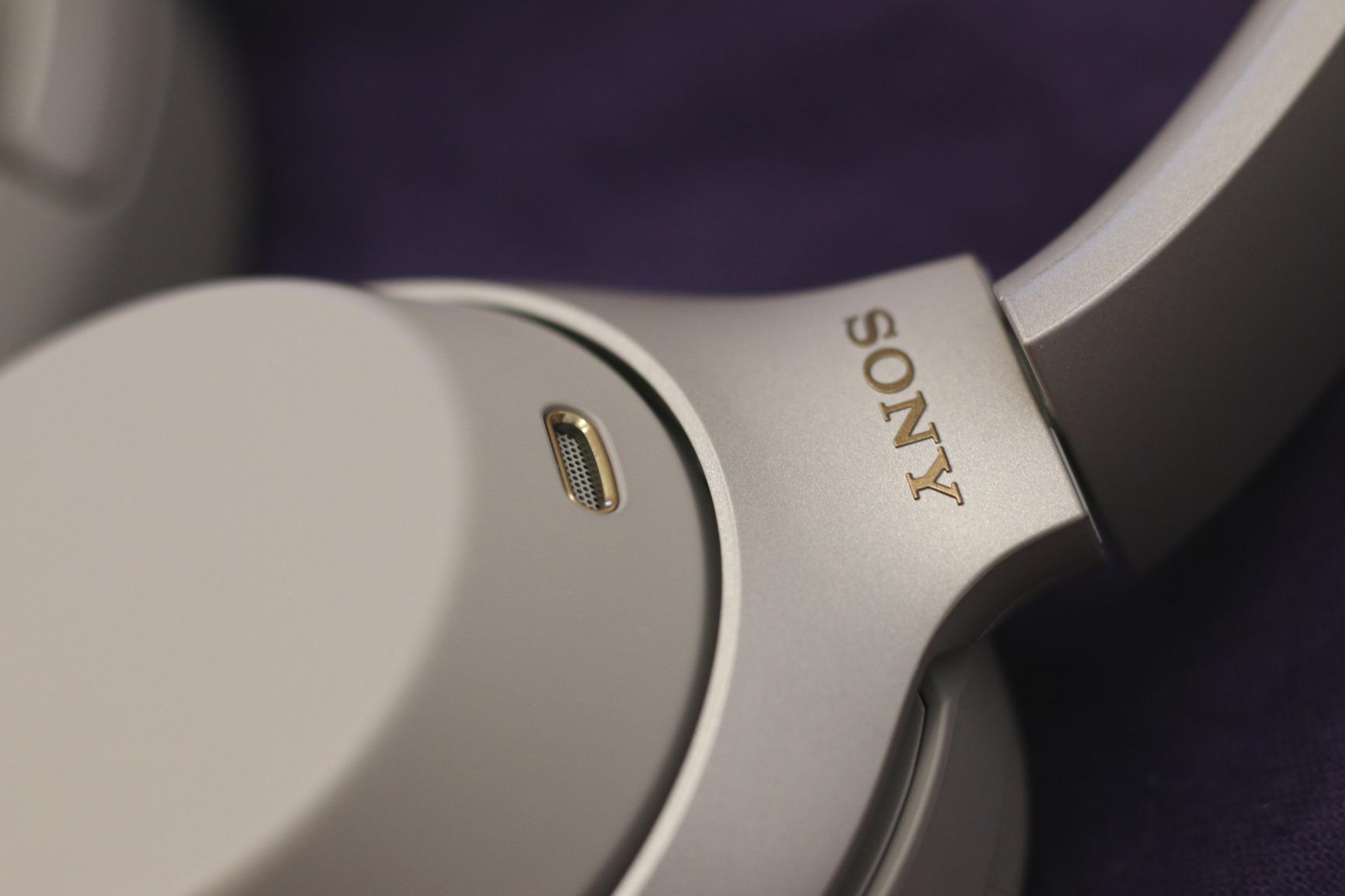 Sony WH1000XM3 Noise Cancelling Headphones, Wireless Bluetooth Over the Ear Headset – Black (2018 Version) - Customer Photo 1
