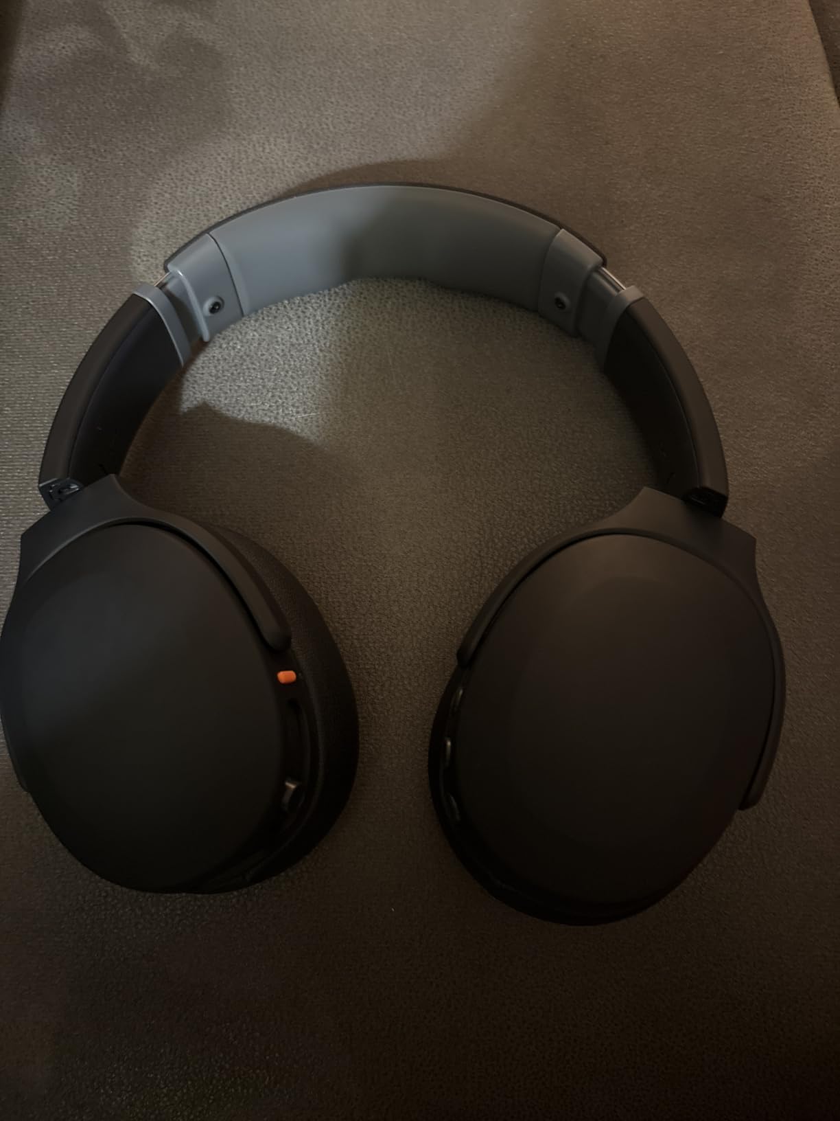 Skullcandy Crusher Evo Wireless Bluetooth Headphones with Multi-Sensory Bass, Noise Isolating Over-Ear Fit, Up to 40 Hours Battery, Microphone for iPhone Android - True Black Customer Review Skullcandy Crusher Evo Wireless Bluetooth Headphones with Multi-Sensory Bass, Noise Isolating Over-Ear Fit, Up to 40 Hours Battery, Microphone for iPhone Android - True Black - Customer Photo 1