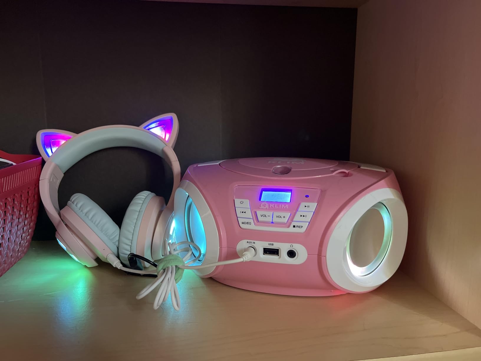 iClever Cat Ear Kids Bluetooth Headphones, LED Lights Up, 74/85dBA Safe Volume Limited, 50H Playtime,Bluetooth 5.2, USB C, Kids Headphones Wireless for Travel iPad Tablet, Meow Macaron Pink - Customer Photo 2