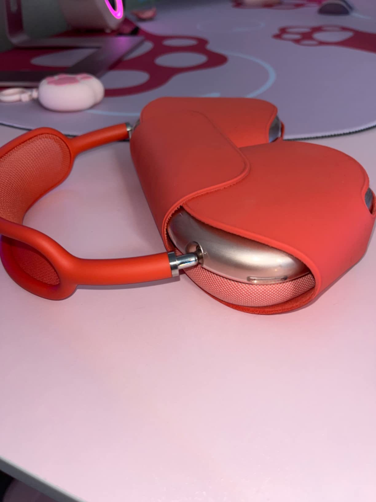 Apple AirPods Max Wireless Over-Ear Headphones, Active Noise Cancelling, Transparency Mode, Personalized Spatial Audio, Dolby Atmos, Bluetooth Headphones for iPhone – Pink - Customer Photo 2
