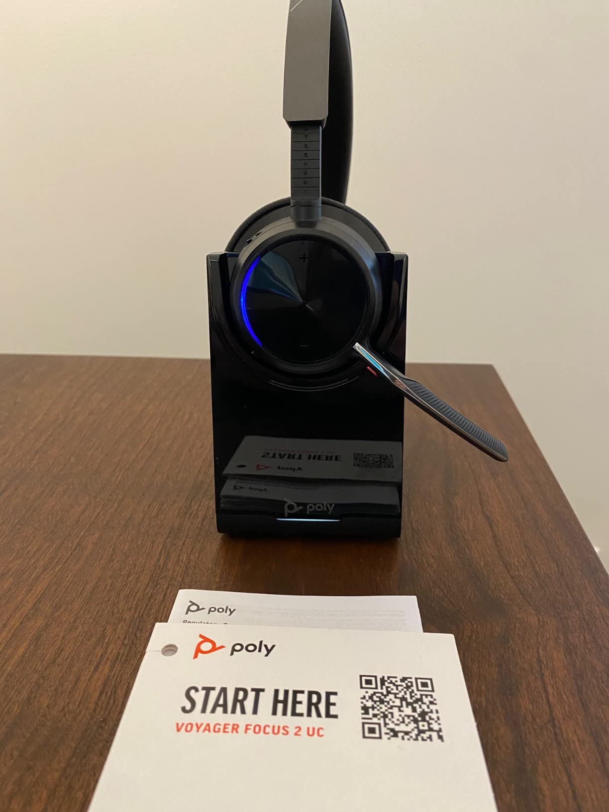 Poly Voyager Focus 2 UC Bluetooth Headset with Stand, Black, Unisex - Customer Photo 1