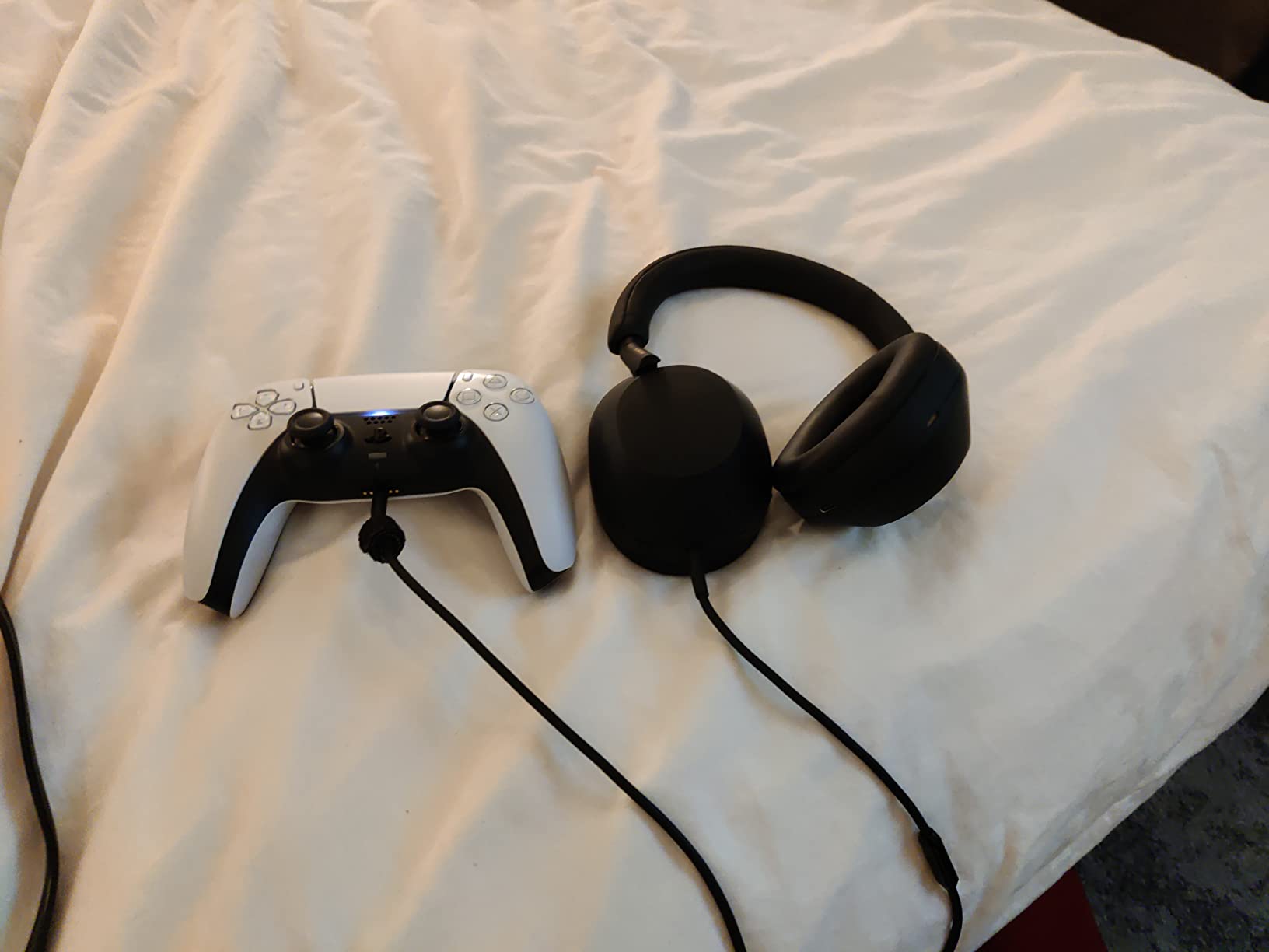 Sony WH-1000XM5 Premium Noise Canceling Headphones, Auto NC Optimizer, 30-Hour Battery, Alexa Voice Control, Black - Customer Photo 2