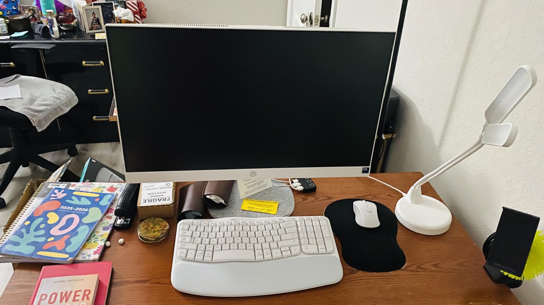 Logitech Wave Keys Wireless Ergonomic Keyboard with Cushioned Palm Rest, Comfortable Natural Typing, Easy-Switch, Bluetooth, Logi Bolt Receiver, for Multi-OS, Windows/Mac - Graphite - Customer Photo 2