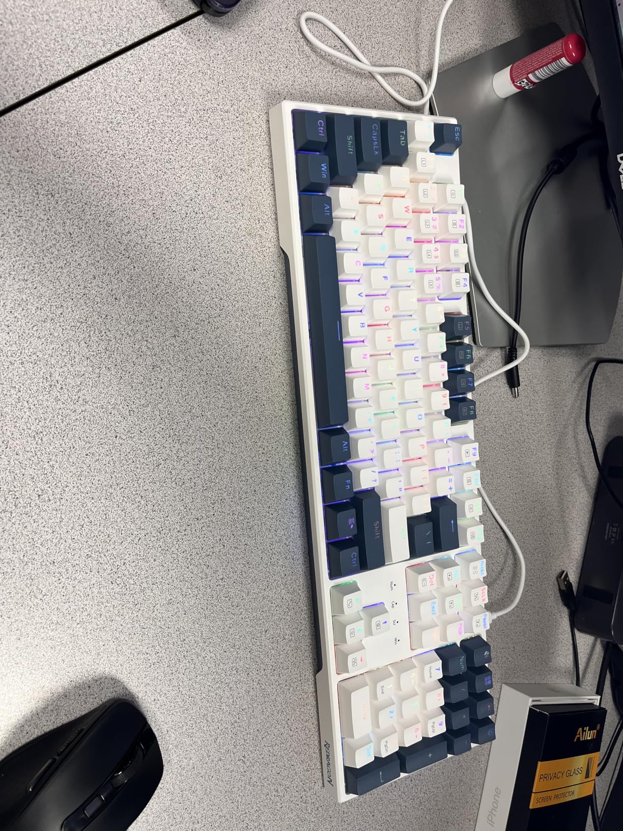 Redragon K668 RGB Gaming Keyboard, 108 Keys Wired Mechanical Keyboard w/Extra 4 Hotkeys, Sound Absorbing Foams, Upgraded Hot-swappable Socket, Mixed Color Keycaps x 2 Sets, Red Switch - Customer Photo 1