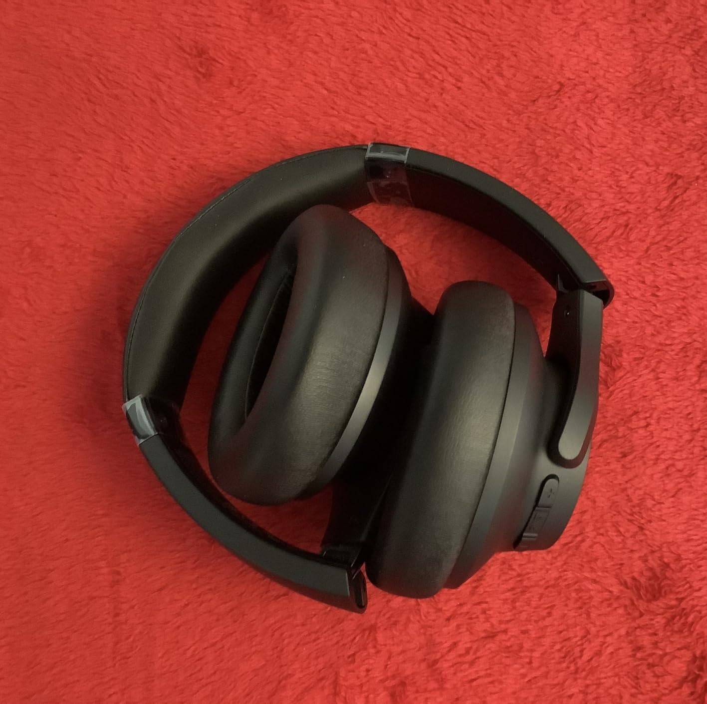 Soundcore by Anker Q20i Hybrid Active Noise Cancelling Headphones, Wireless Over-Ear Bluetooth, 40H Long ANC Playtime, Hi-Res Audio, Big Bass, Customize via an App, Transparency Mode (White) customer photo 1