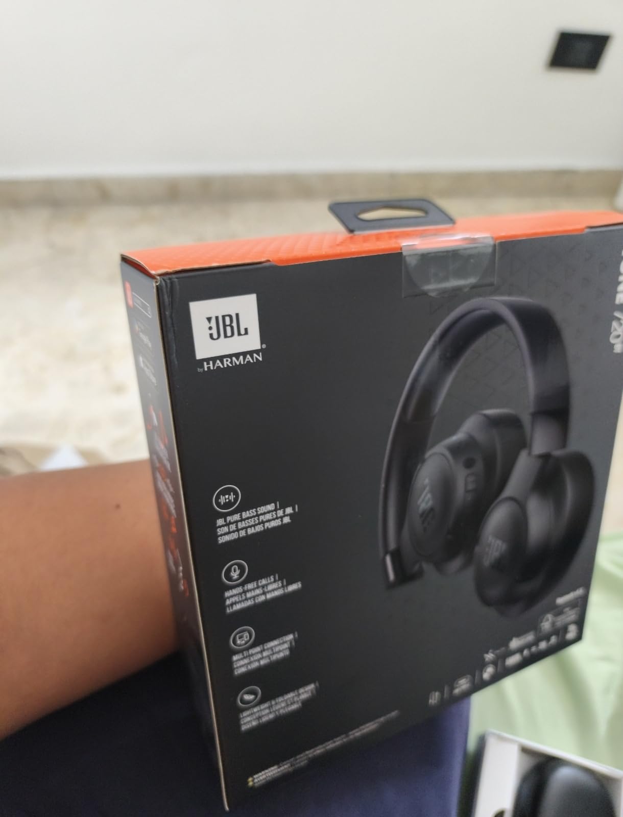 JBL Tune 720BT - Wireless Over-Ear Headphones with JBL Pure Bass Sound, Bluetooth 5.3, Up to 76H Battery Life and Speed Charge, Lightweight, Comfortable and Foldable Design (Black) - Customer Photo 2