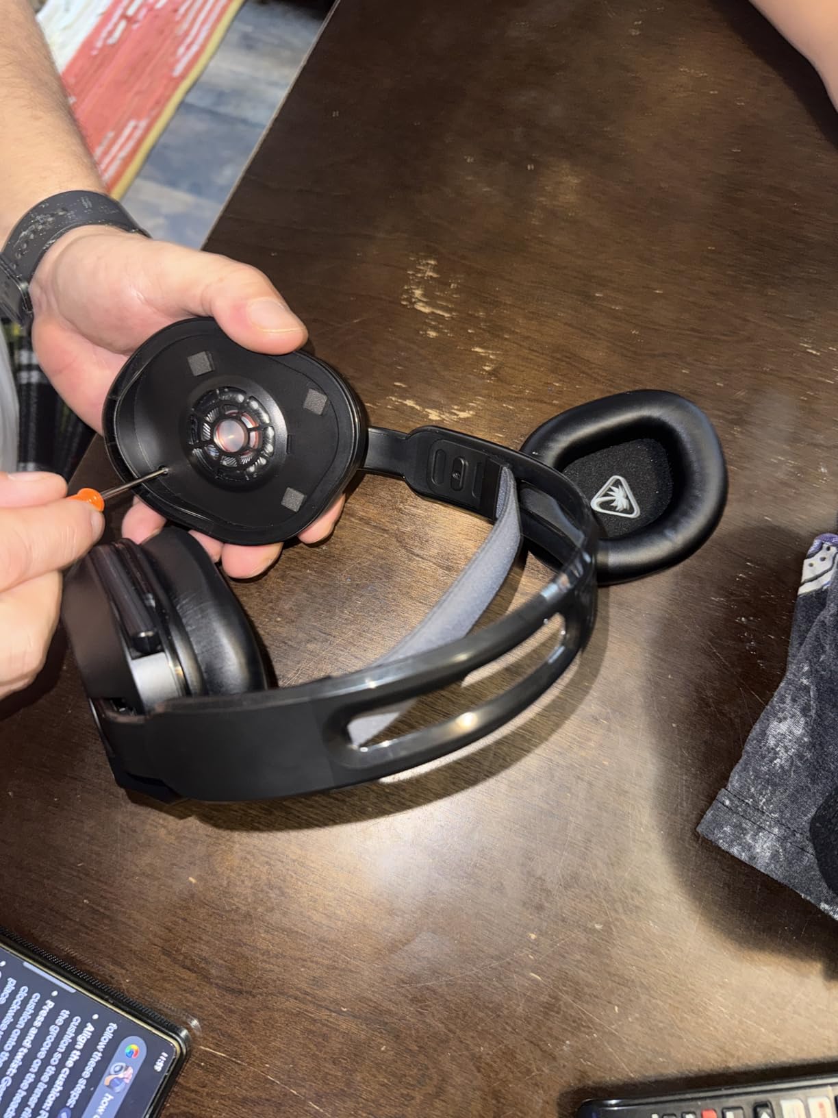 Turtle Beach Stealth 500 Wireless Gaming Headset Licensed for Xbox Series X|S, Compatible with Xbox One, Bluetooth, PC, Mobile, 40 Hr Battery, Memory Foam Cushions, Flip-to-Mute Mic, Black - Customer Photo 5