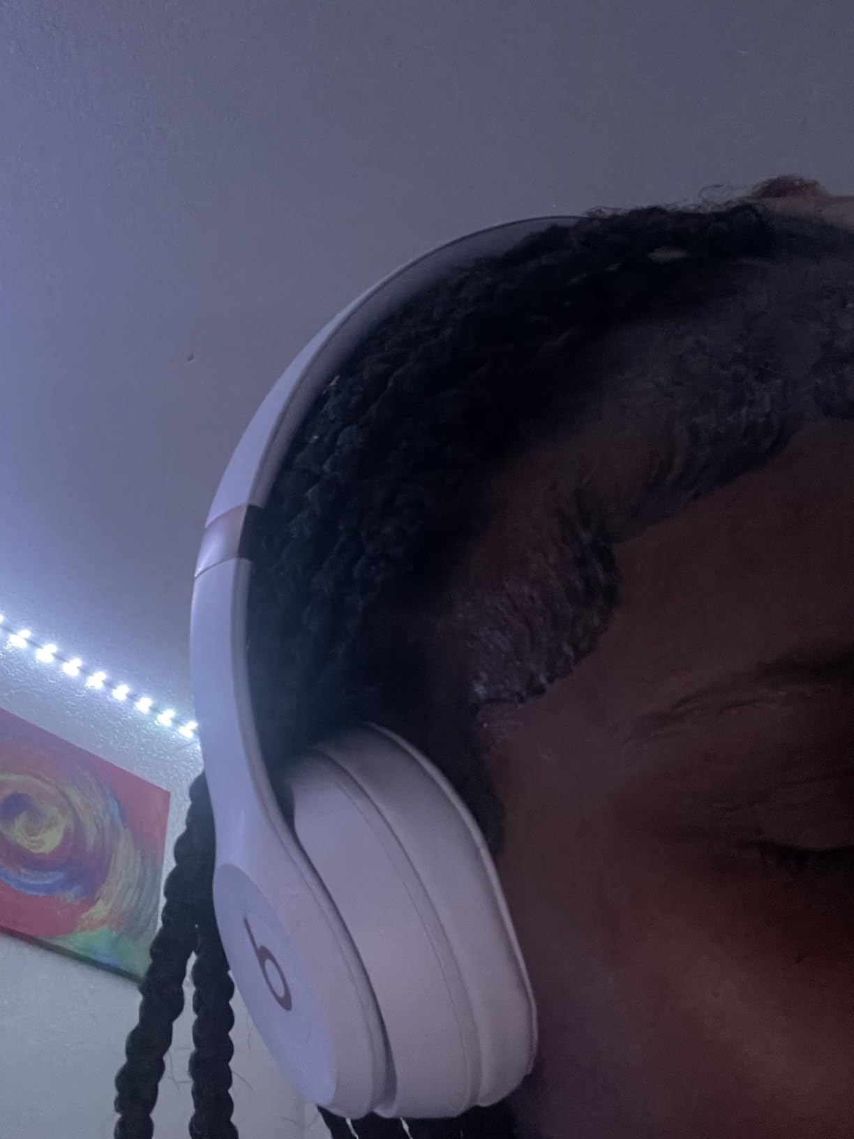 Beats Solo 4 - Wireless On-Ear Bluetooth Headphones, Up to 50-Hour Battery Life, Ultra-Lightweight Comfort, Powerful and Balanced Sound, Apple & Android Compatible - Matte Black customer photo 1