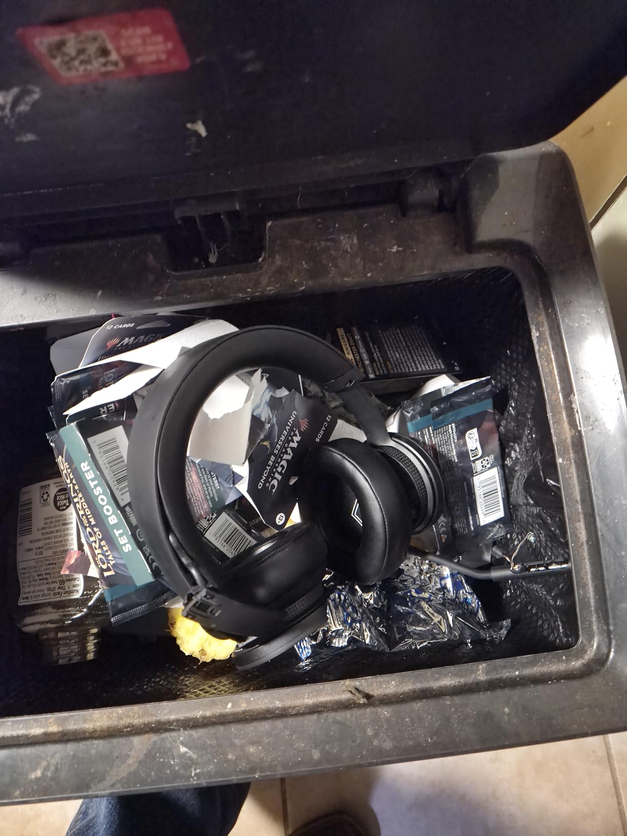 Xbox Wireless Gaming Headset – Over Ear Headphones – Spatial Audio with Dolby Atmos, Windows Sonic Series X|S, One, Windows PC, Mobile – Carbon Black - Customer Photo 5