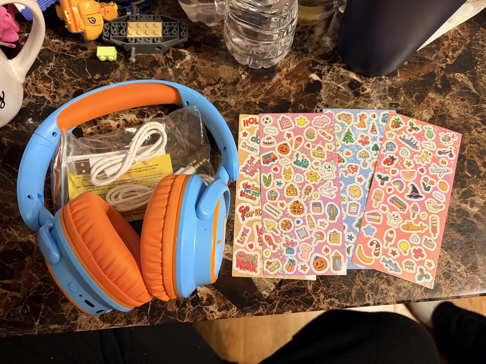 MIDOLA Kids Headphones Bluetooth 5.4 Wireless Volume Limited 85/94dB Hearing Protection Over Ear 68 Hours Playtime Foldable Lightweight Headset Built-in Mic for Toddler Child Travel School Green Blue - Customer Photo 1