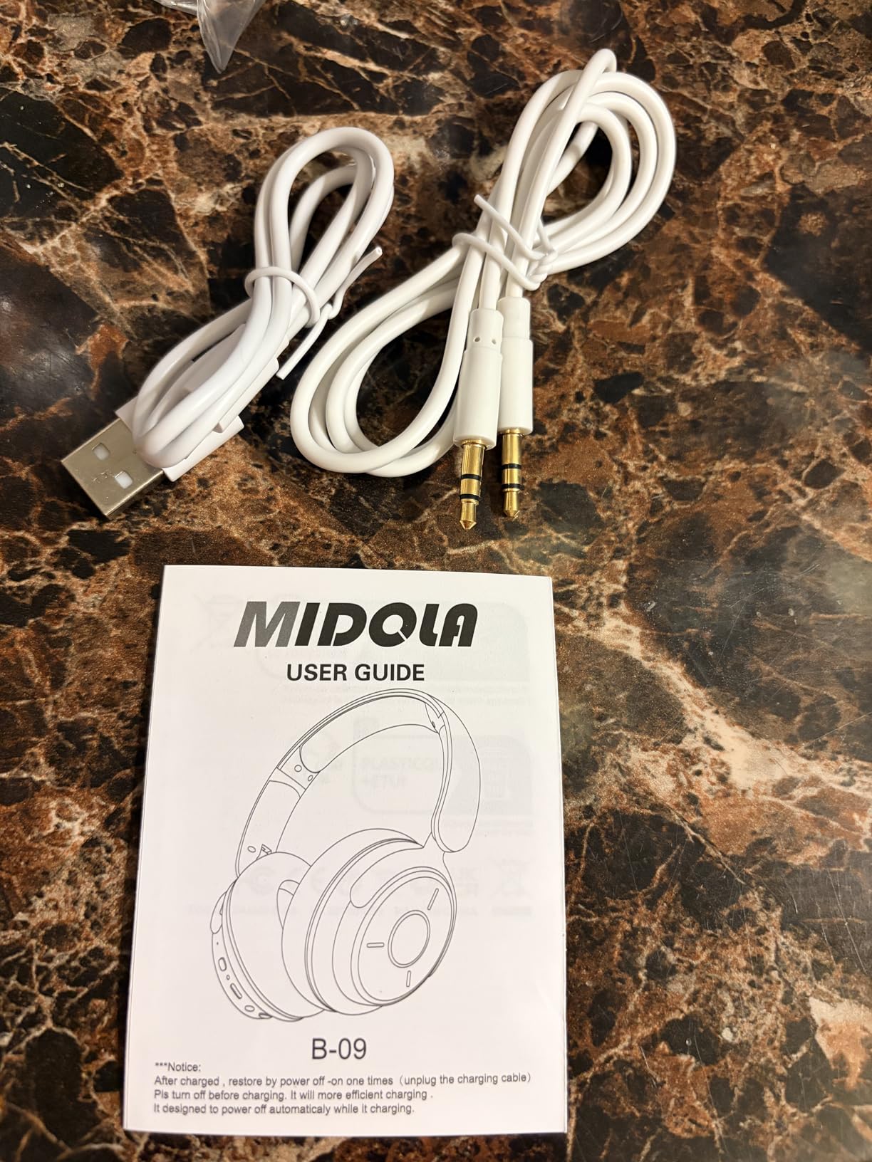 MIDOLA Kids Headphones Bluetooth 5.4 Wireless Volume Limited 85/94dB Hearing Protection Over Ear 68 Hours Playtime Foldable Lightweight Headset Built-in Mic for Toddler Child Travel School Green Blue - Customer Photo 2