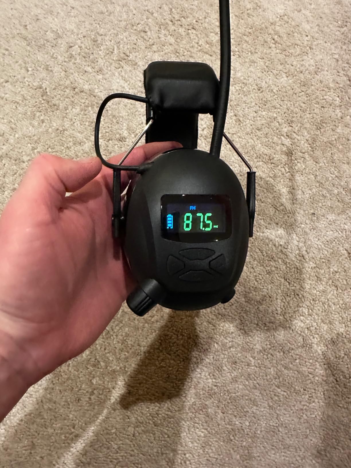 Bluetooth 6.0 Hearing Protection AM FM Radio Headphones with Digital Display, 30 SNR Noise Reduction Safety Earmuffs - Customer Photo 2