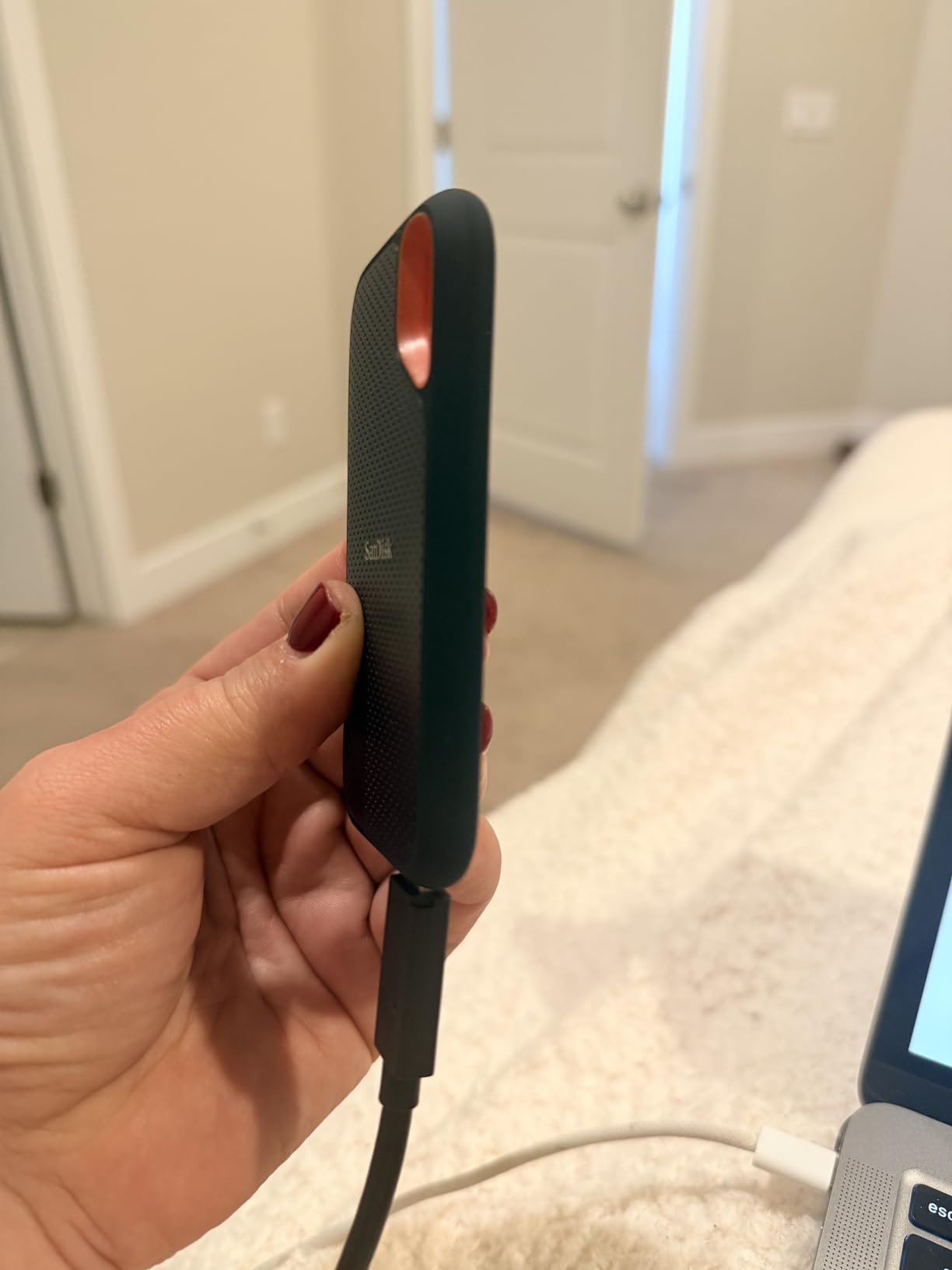 SanDisk 2TB Extreme Portable SSD - Up to 1050MB/s, USB-C, USB 3.2 Gen 2, IP65 Water and Dust Resistance customer photo 2