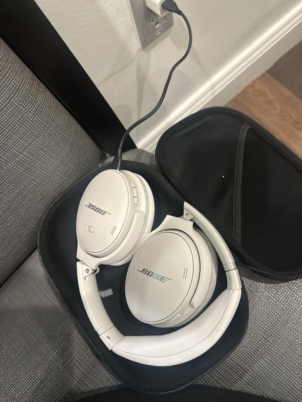 Bose QuietComfort 45 Bluetooth Wireless Noise Cancelling Headphones - Triple Black (Renewed) customer photo 1