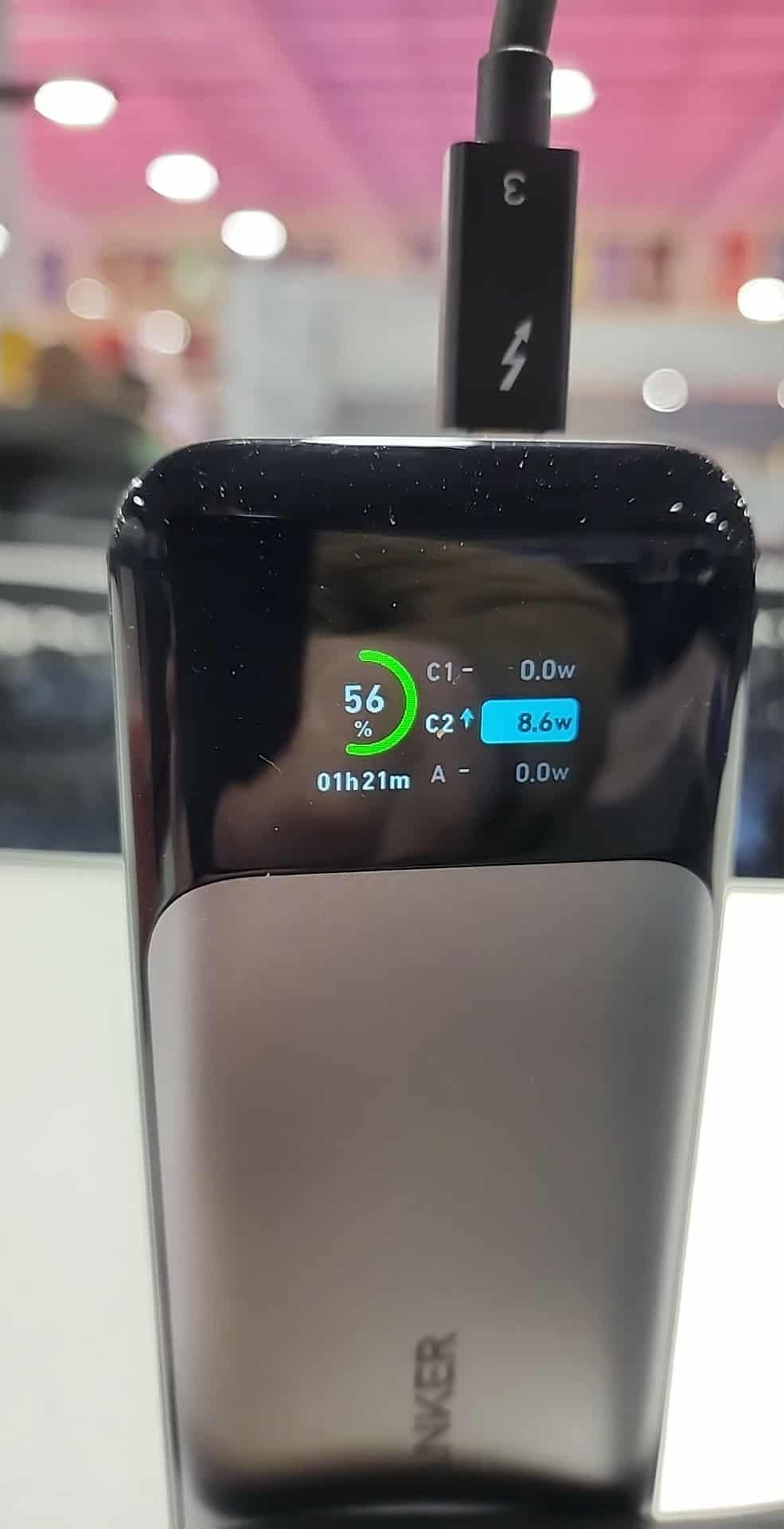 Anker 737 Power Bank, 140W Max 3-Port Laptop Portable Charger, 24,000mAh, Smart Display, Compatible with iPhone 16 / 15 / 14 Series, Vision Pro, Samsung, MacBook, and More customer photo 1