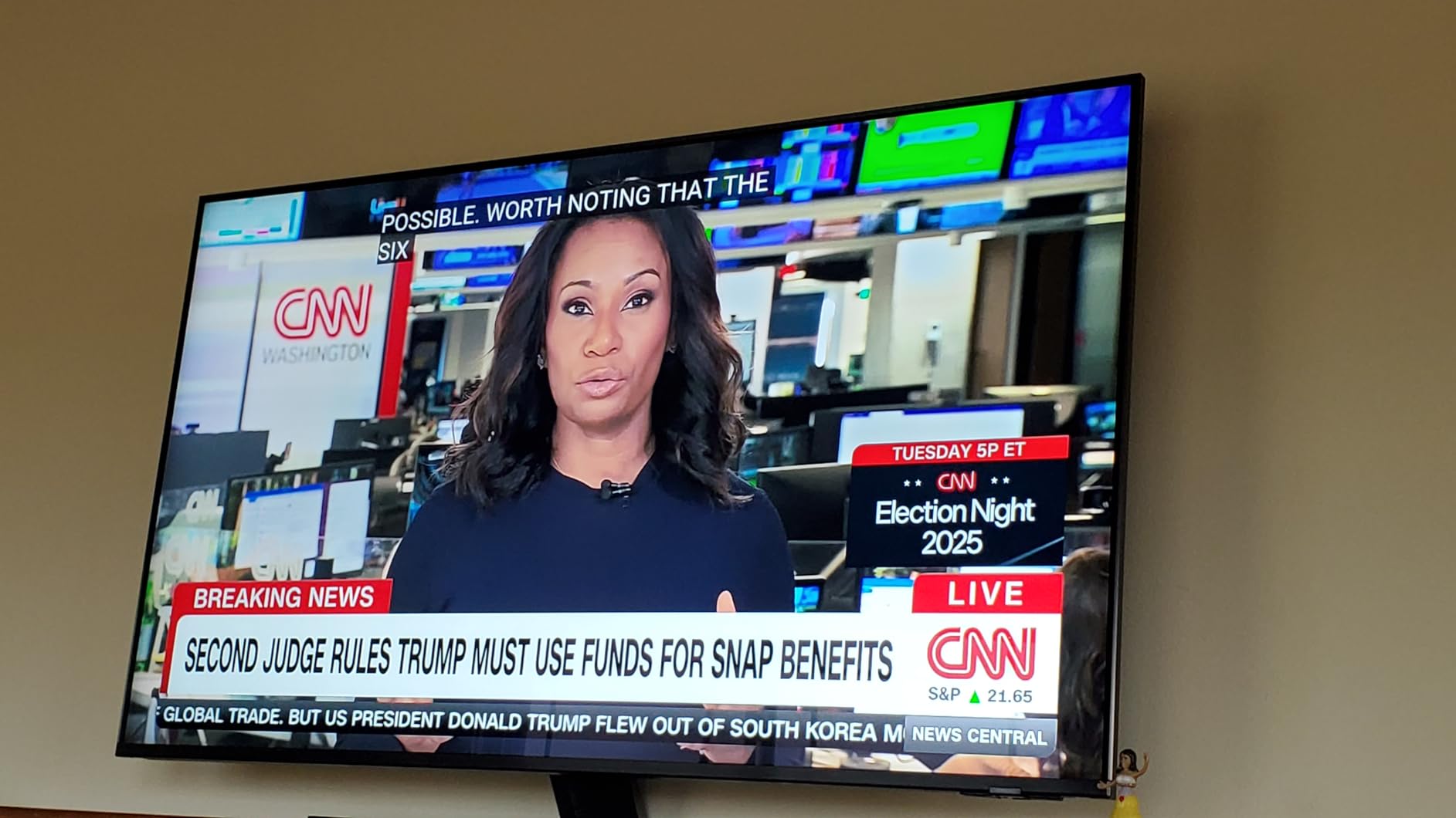 75-Inch Class Neo QLED 4K QN90C Series Quantum HDR+, Dolby Atmos, Object Tracking Sound+, Anti-Glare, Gaming Hub, Q-Symphony, Smart TV with Alexa Built-in (QN75QN90C, 2023 Model) customer photo 1