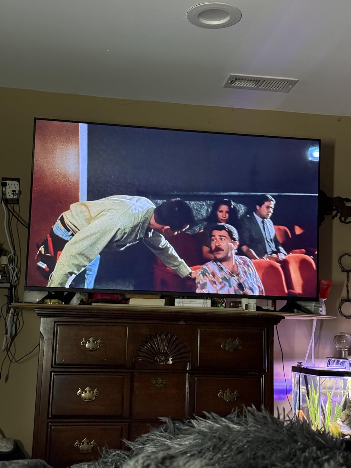 55-Inch Class UT75 Series LED Smart TV 4K Processor Flat Screen AI-Powered with Alexa Built-in (55UT7570PUB, 2024) customer photo 2