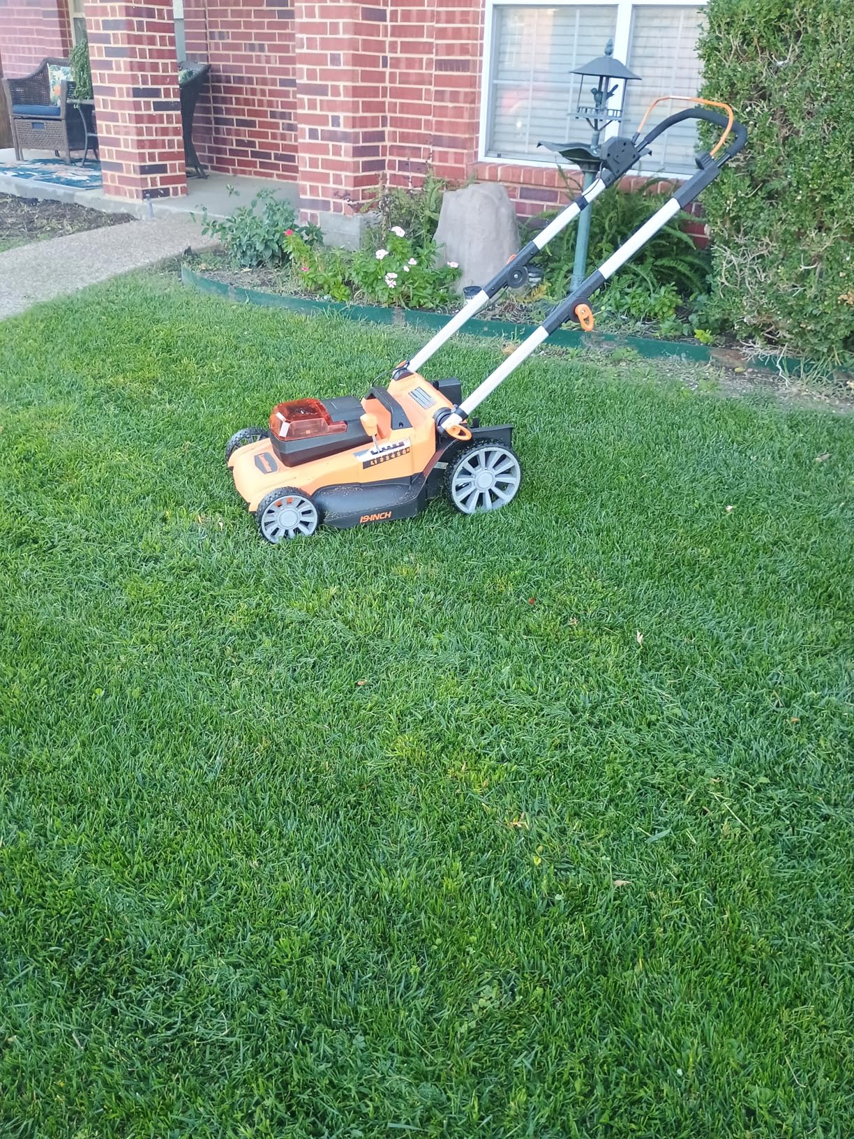 LawnMaster 48V MAX Electric Lawn Mower, 19-inch Brushless Cordless Lawn Mower with 2X24V MAX 4.0Ah Battery and a Dual Charger-CLMF4819A customer photo 2