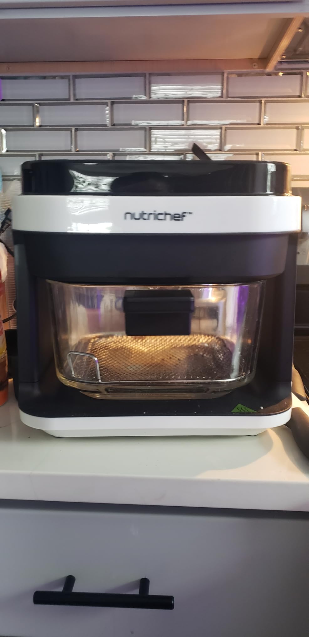 NutriChef 5.8 Quart Air Fryer | 8-1 Preset Cook Modes | Transparent Fry Bowl for Best Cooking Results | Cook Shrimp, Steak, Fries, Wings, Chicken & More | Precise Temperature Control & Time | Grey customer photo 2