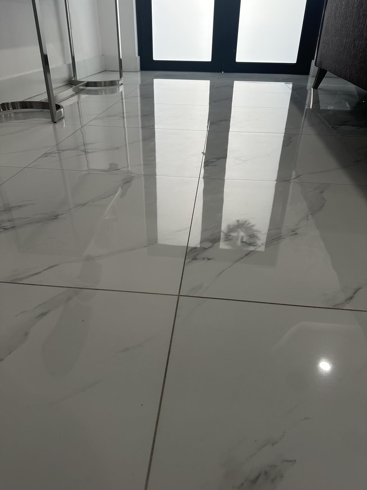 Qrevo Slim Robot Vacuum and Mop Combo, 8.2cm Ultra-Slim, 3D Sensing Tech, Advanced Obstacle Recognition, Powerful Suction, FlexiArm Side Brush & Mop, Auto Mop Washing & Drying, Self-Emptying customer photo 2