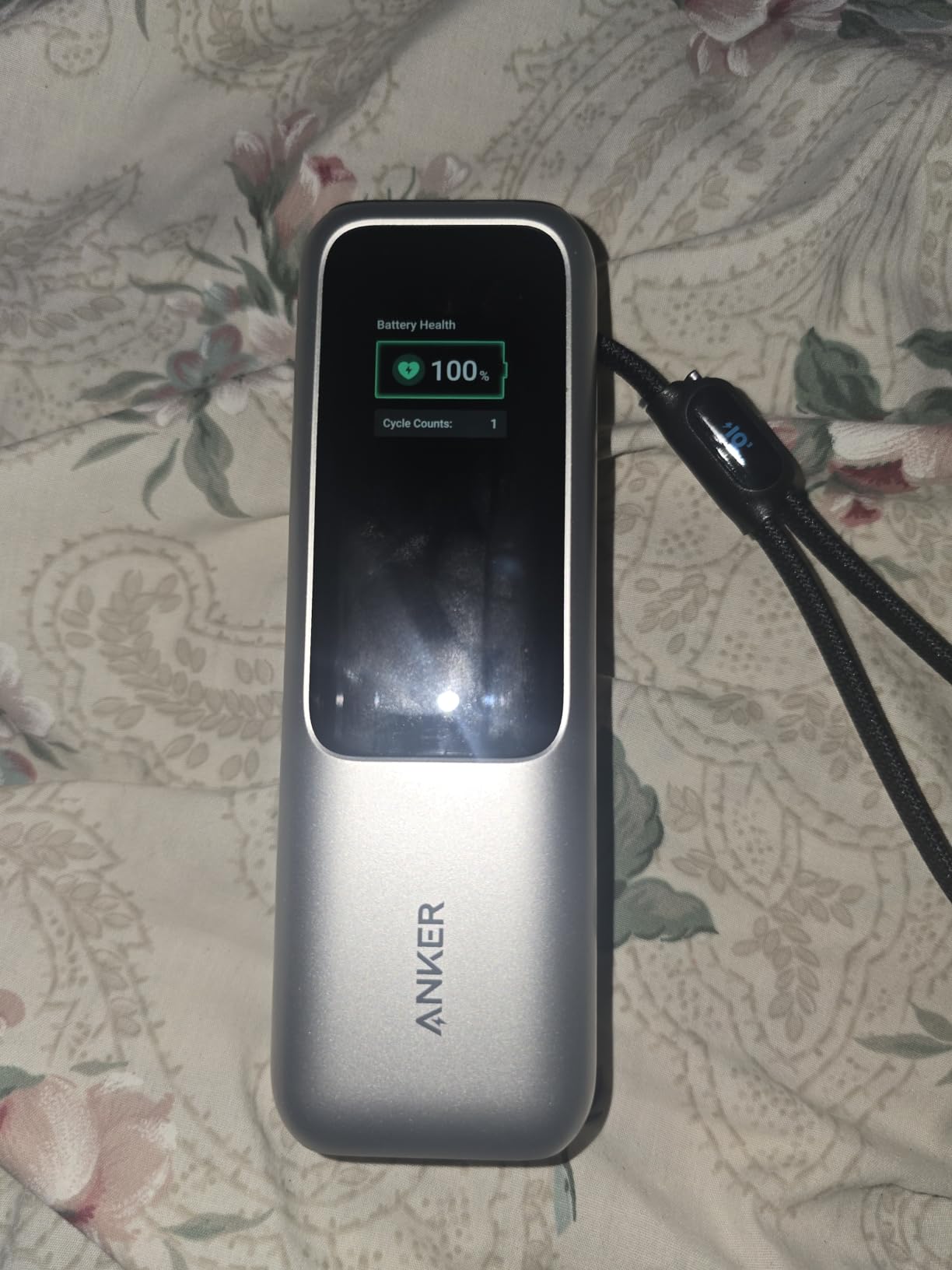 Anker Laptop Power Bank, 25,000mAh Portable Charger with Triple 100W USB-C Ports, Built-in Retractable Cables, Flight-Approved for Travel, iPhone 17/16 Series, MacBook, Samsung, and More customer photo 2