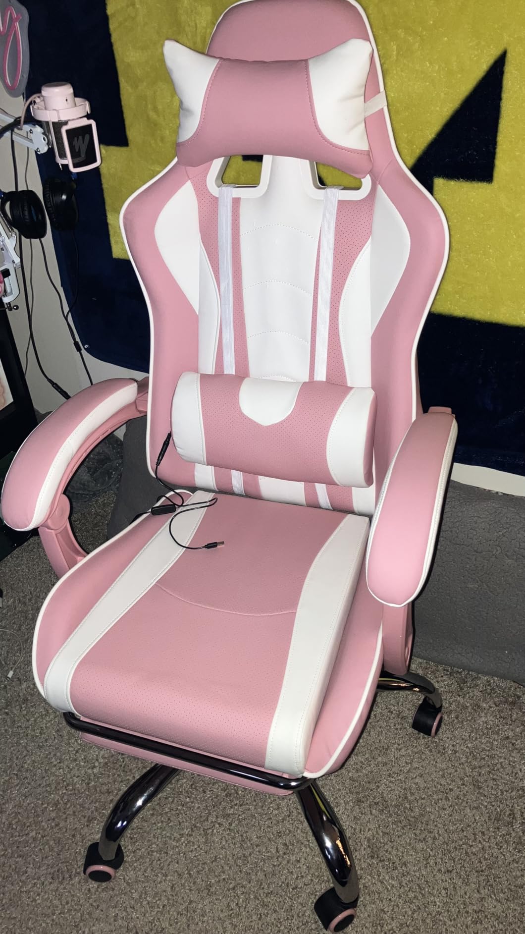 Yaheetech Gaming Chair, Video Game Chair with Massage Lumbar Support and Footrest Height Adjustable Ergonomic Computer Gaming Chair with Swivel Seat and Headrest, Black/White customer photo 1