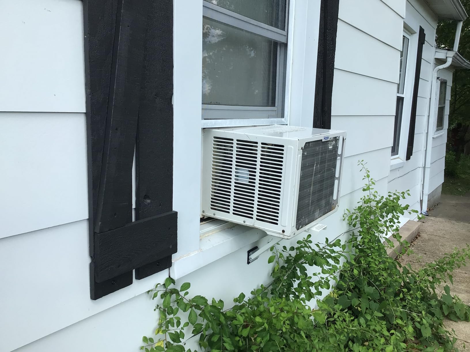 A/C Safe AC-160 Universal Heavy Duty Window Air Conditioner Support customer photo 1