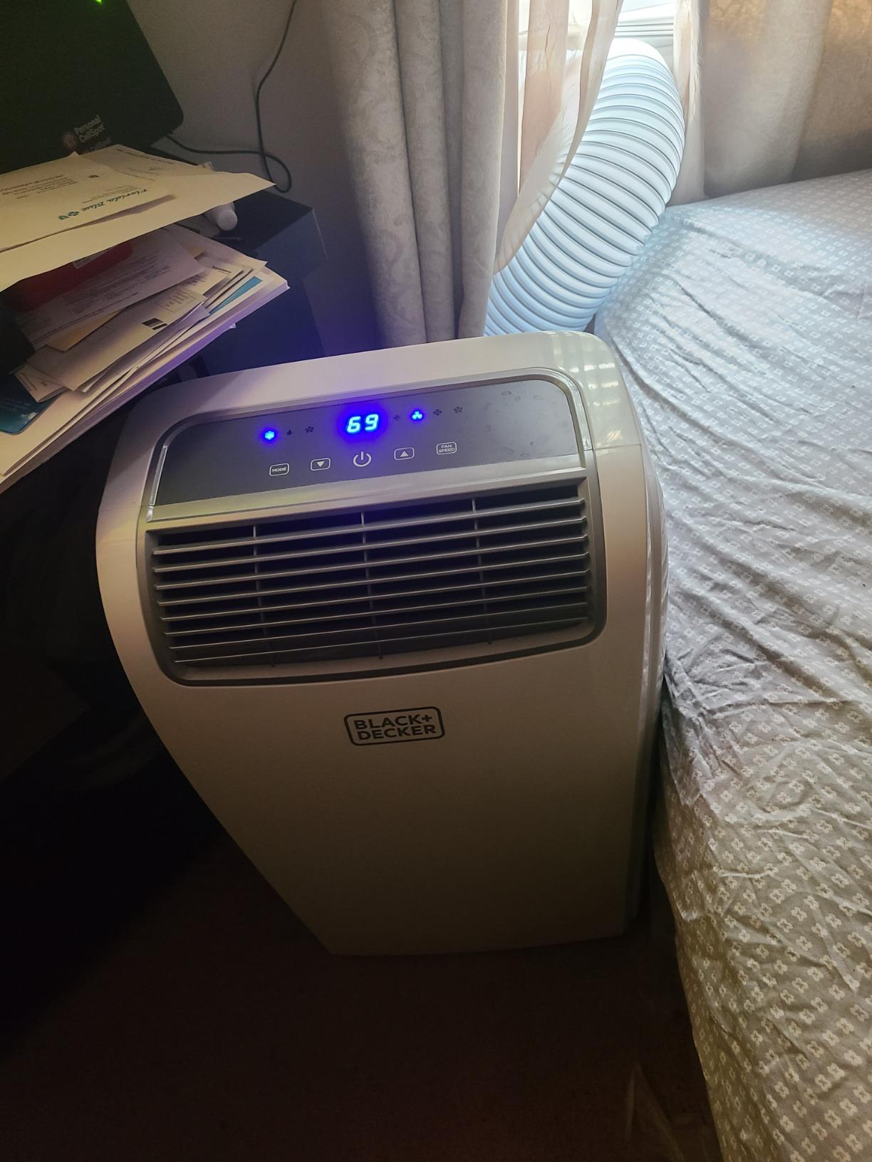 BLACK+DECKER Portable Air Conditioner, 10,000 BTU (6,300 BTU SACC) for Rooms up to 450 Sq. Ft., Portable AC with Follow Me Remote Control and Window Kit, BPACT10WT, White customer photo 2