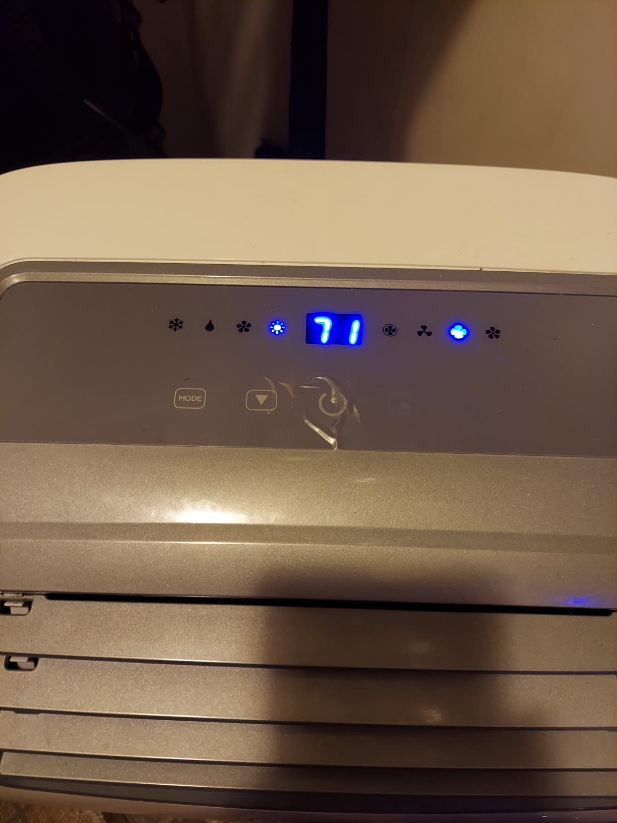 BLACK+DECKER Smart Portable Air Conditioner with Heat, 12,000 BTU Cooling, 9,000 BTU Heating for Rooms up to 550 Sq. Ft., Follow Me Remote, BPACT12HWT, White customer photo 2
