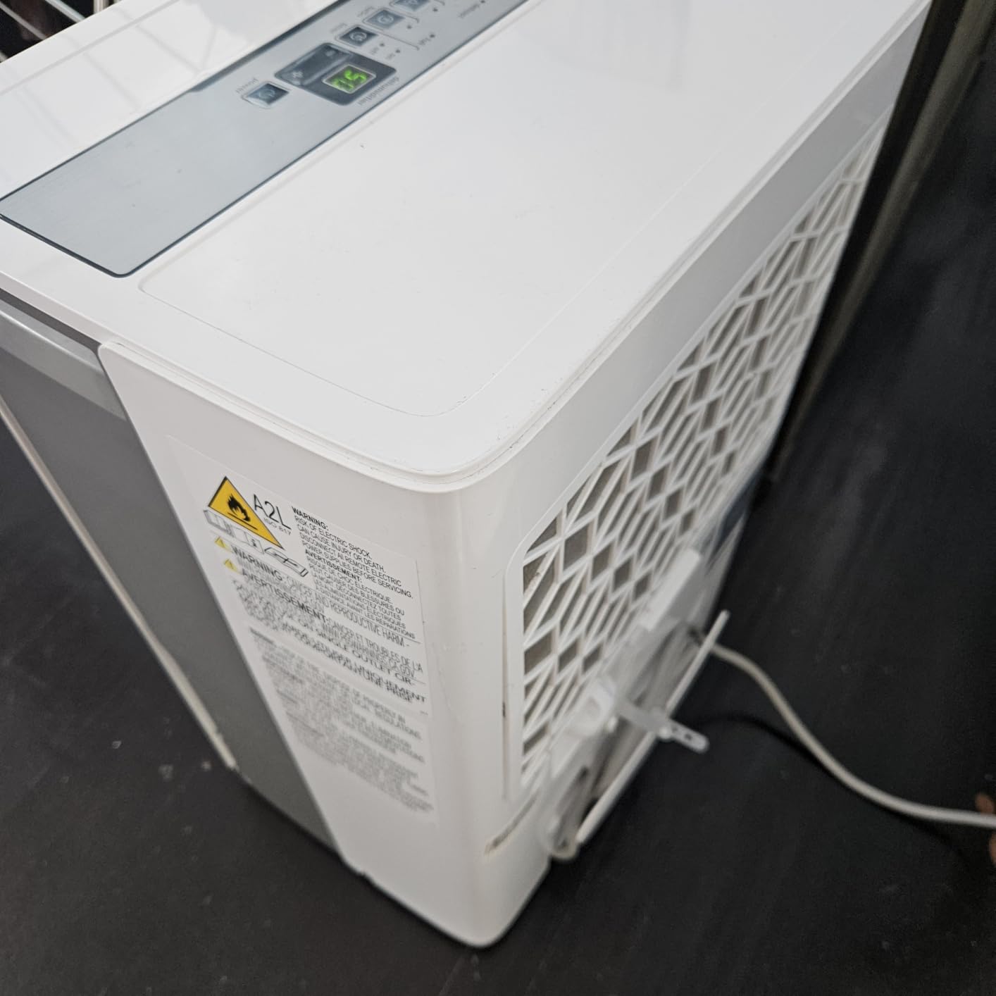 Midea 4,500 Sq. Ft.Dehumidifier for Basement, With Reusable Air Filter 50 Pint - Ideal For Basements, Large & Medium Sized Rooms, And Bathrooms (White) customer photo 2