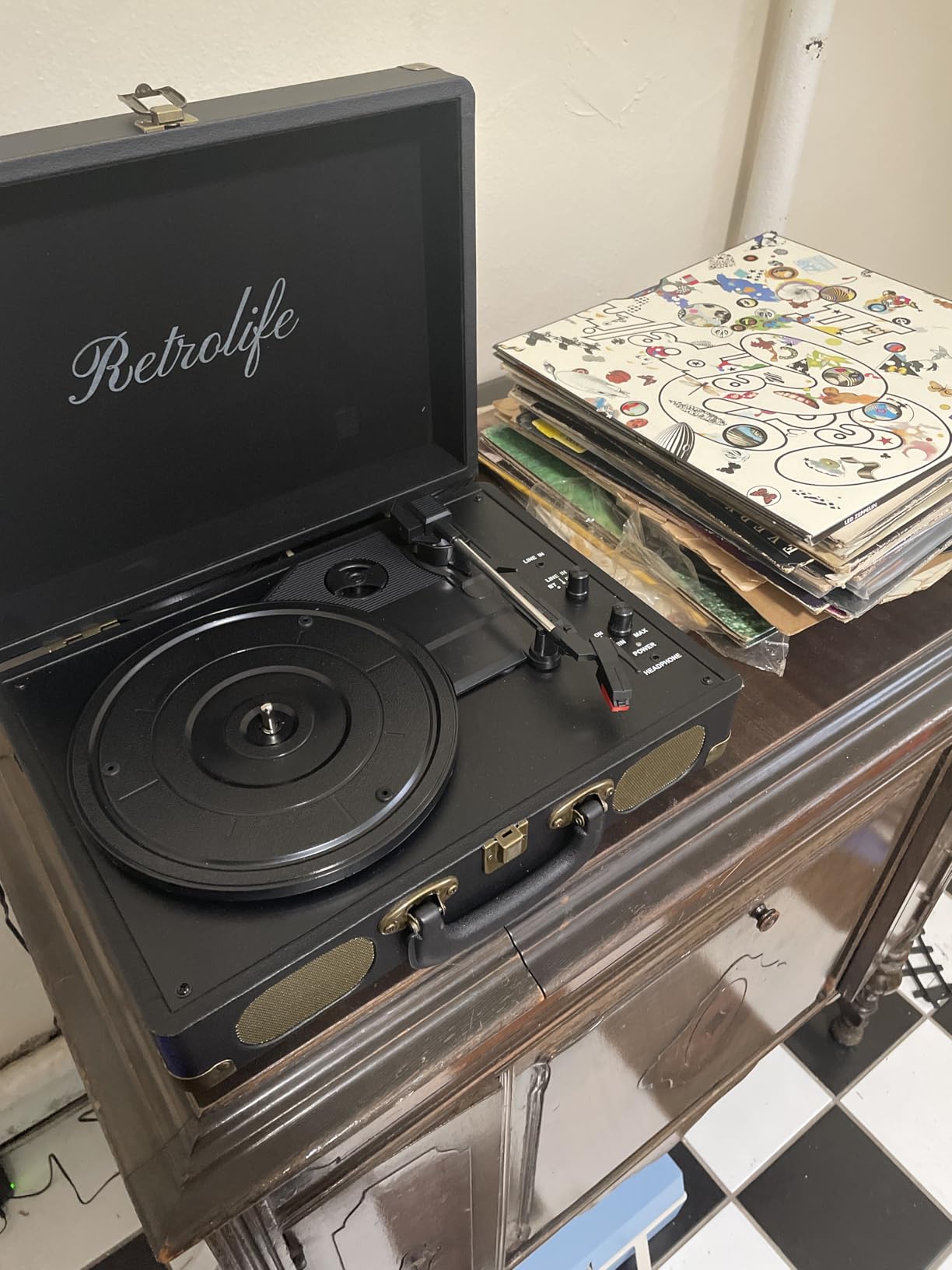 Vinyl Record Player 3-Speed Bluetooth Suitcase Portable Belt-Driven Record Player with Built-in Speakers RCA Line Out AUX in Headphone Jack Vintage Turntable customer photo 2