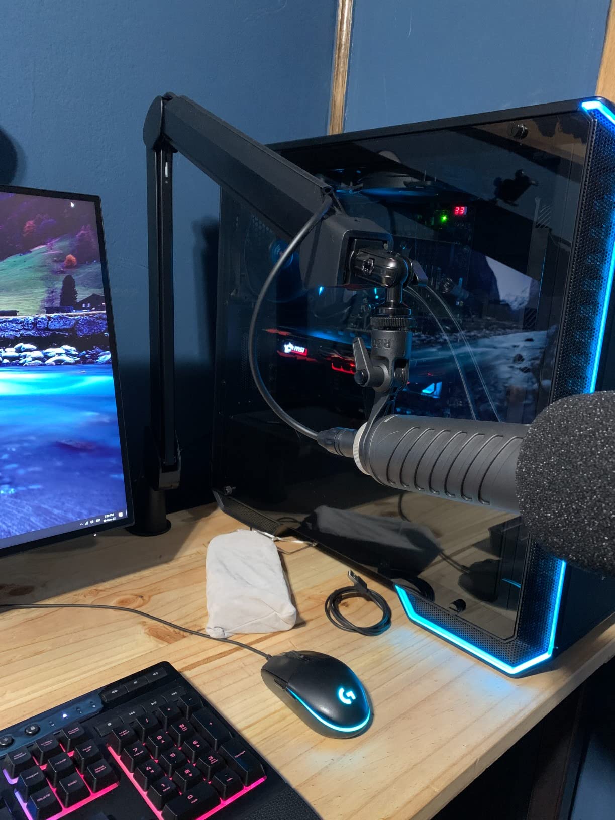 Elgato Wave Mic Arm - Premium Broadcasting Boom Arm with Cable Management Channels, Desk Clamp customer photo 2