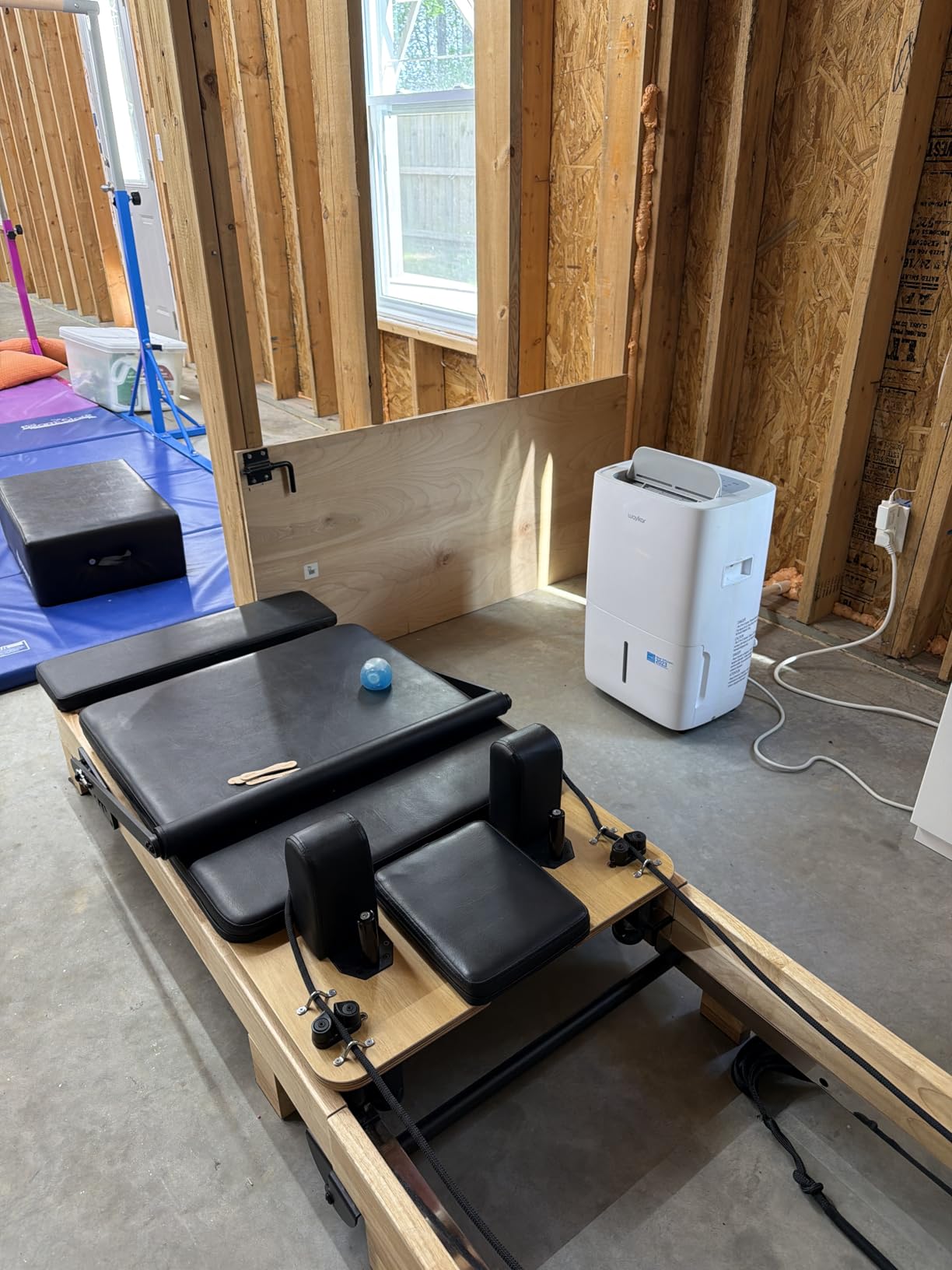Waykar 120 Pints Energy Star Dehumidifier for Spaces up to 6,000 Sq. Ft at Home, in Basements and Large Rooms with Drain Hose and 1.14 Gallons Water Tank customer photo 1