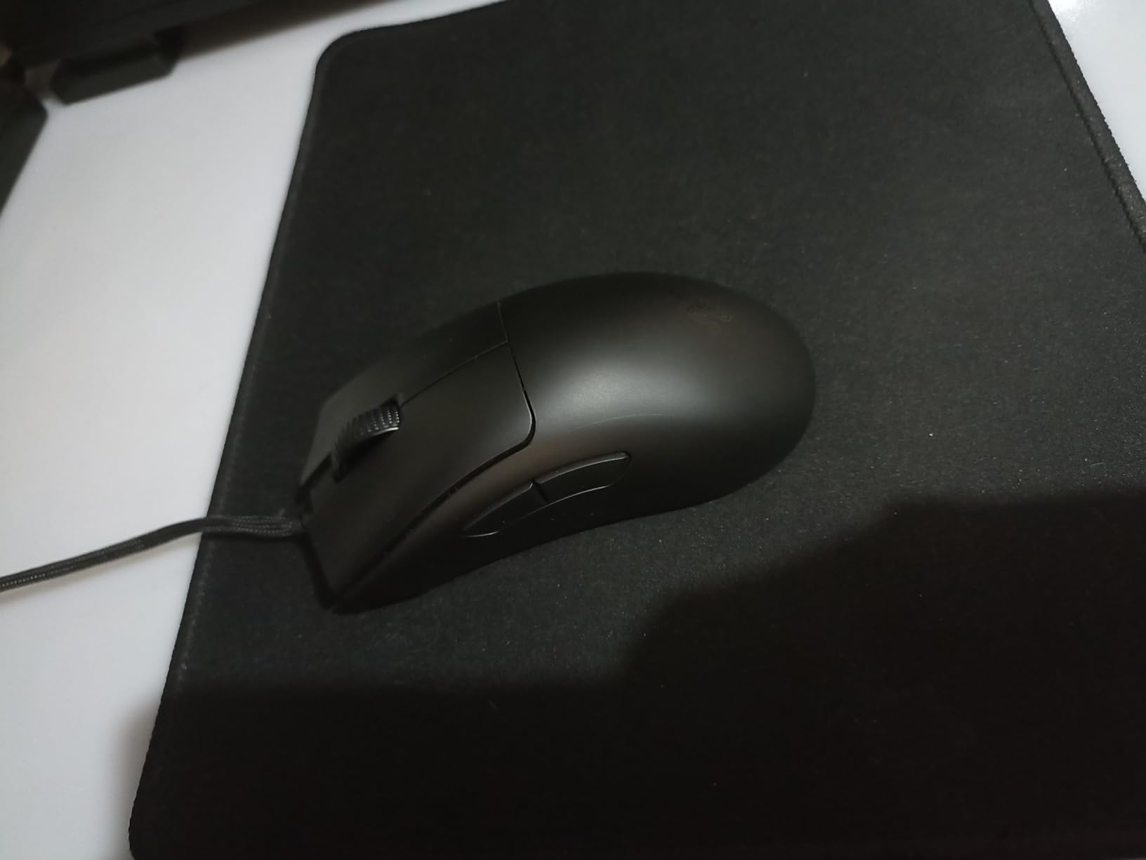 Razer DeathAdder V3 Wired Gaming Mouse: 59g Ultra Lightweight - Focus Pro 30K Optical Sensor - Fast Optical Switches Gen-3-8K Hz HyperPolling-6 Programmable Buttons -Ergonomic -Speedflex Cable- Black customer photo 2