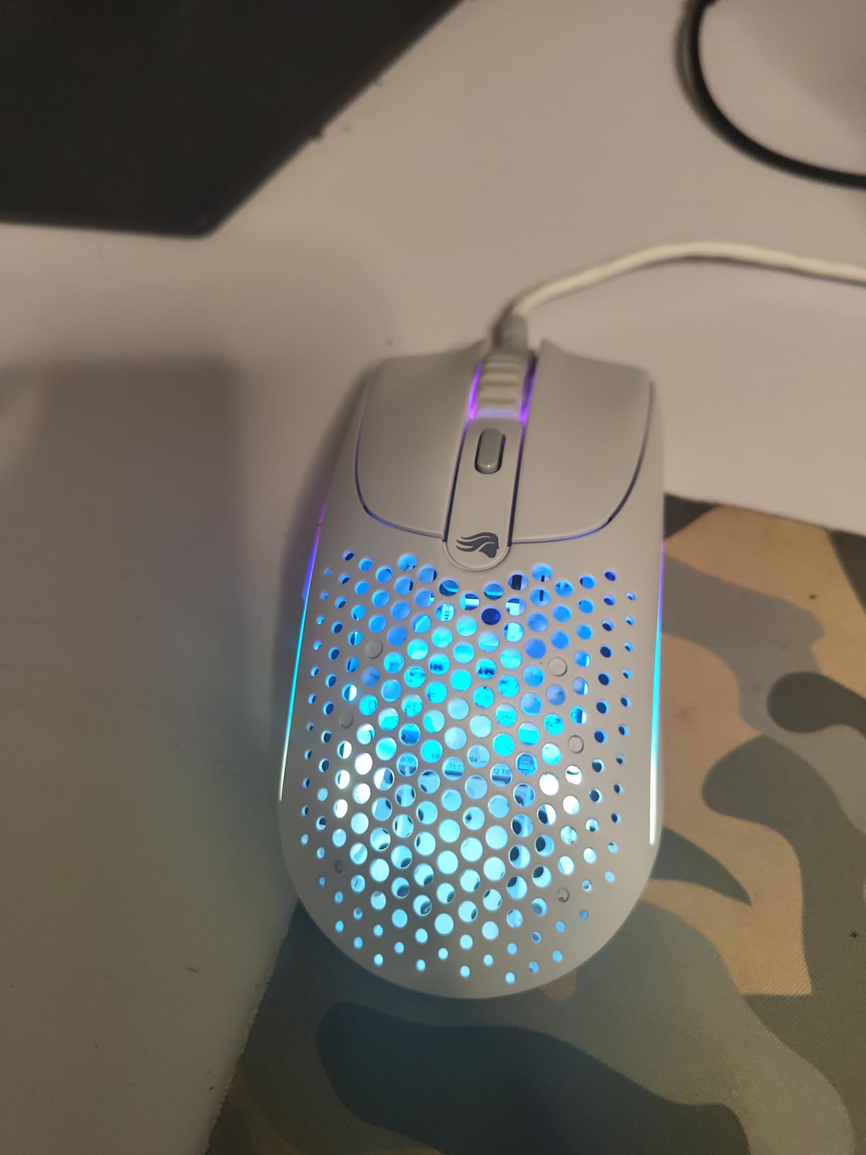 Glorious Gaming Model O 2 Wired Gaming Mouse - 59g Ultralight, FPS, 26,000 DPI, Motion Sync, 80M Click Rated Switches, 6 Programmable Buttons, Ambidextrous, RGB, PTFE Feet - White customer photo 2