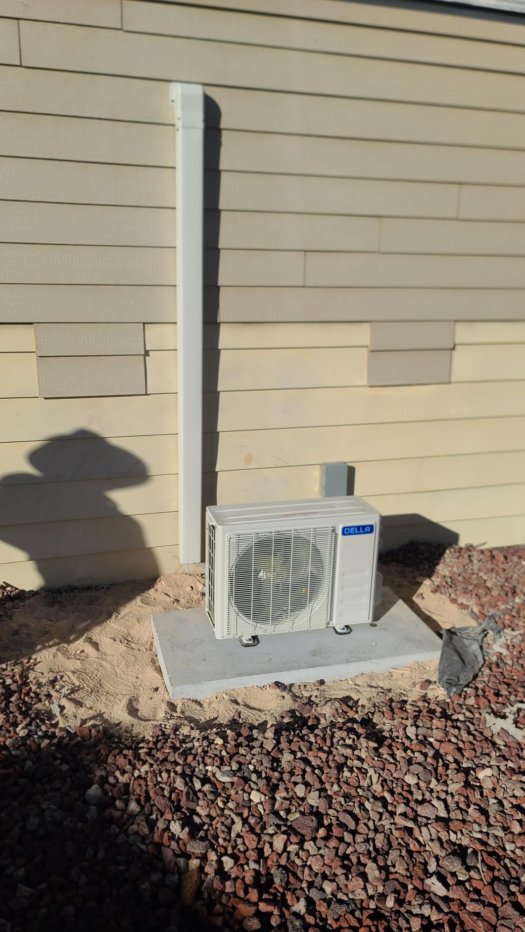 DELLA Hyper Heat Lower as -13°F, 12,000 BTU WiFi Mini Split, Energy Star 230V 24 SEER2, Cools Up to 550 Sq. Ft, Work with Alexa, Inverter AC with 1 Ton Pre-Charged Heat Pump & 16.4ft Installation Kits customer photo 1