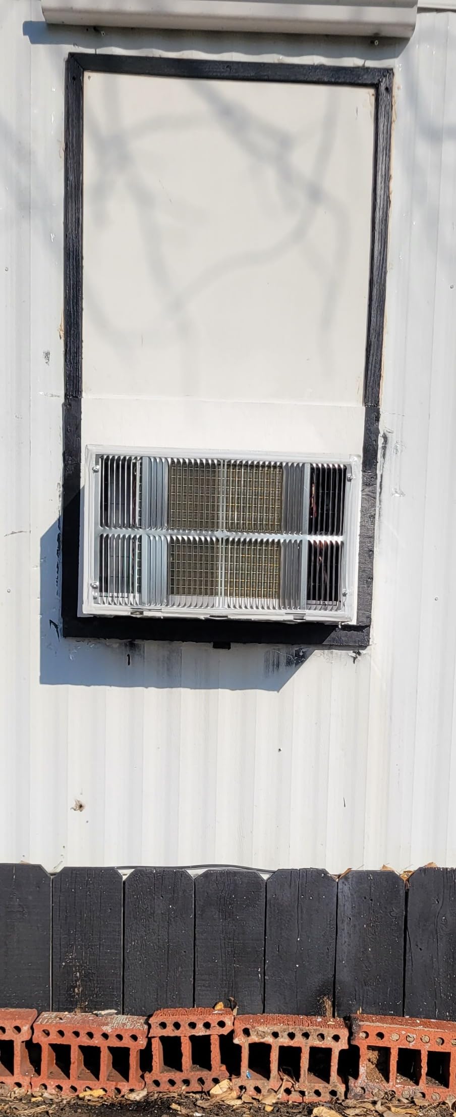 OLMO TTW 12,000 btu 230V Through-the-Wall Air Conditioner with Remote Control and built in Smart Kit, (Heating and Cooling) (R32 Refrigerant) customer photo 1