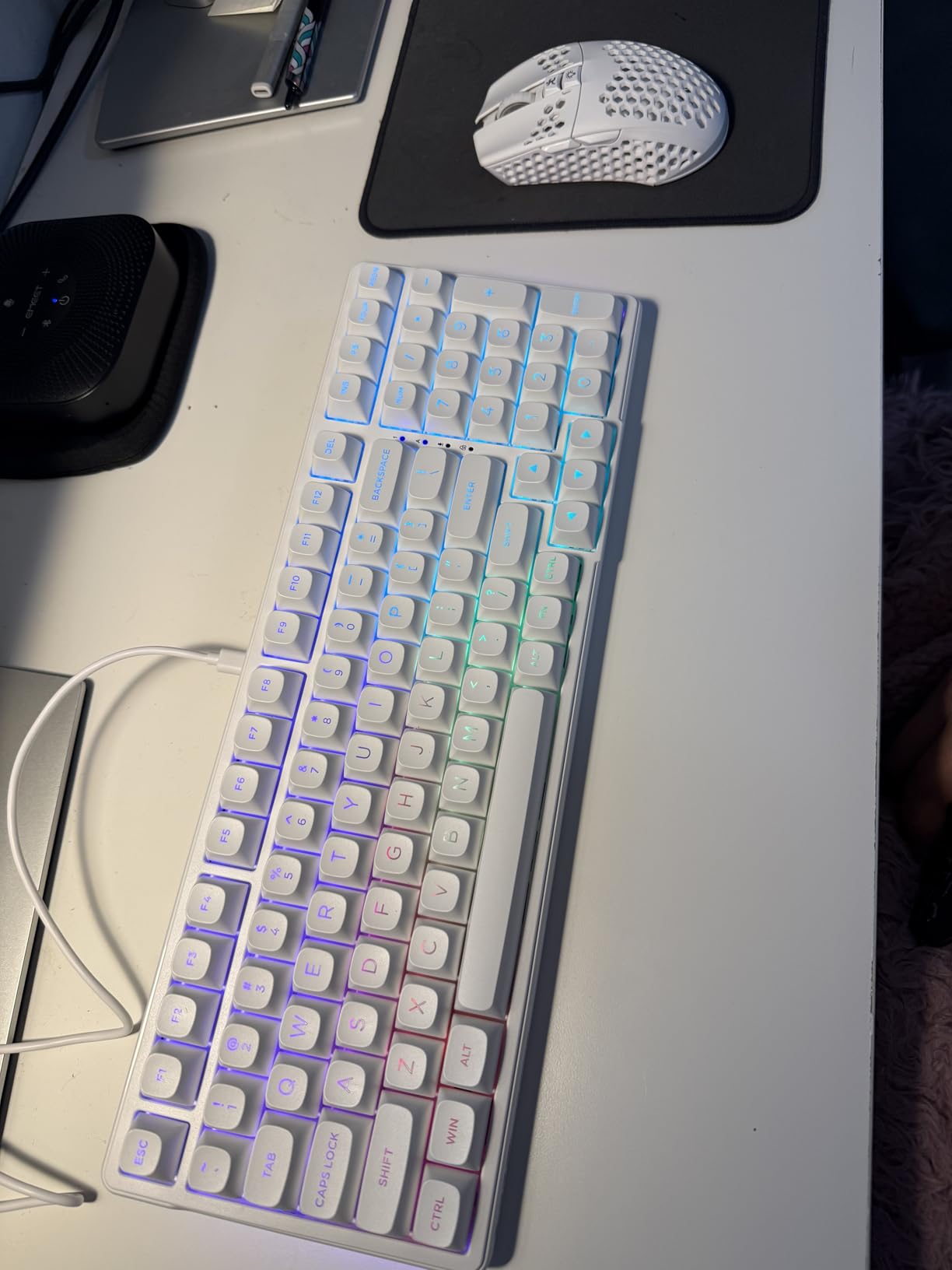 HUO JI E-Yooso Creamy Mechanical Keyboard Wired, Hot Swappable, Pre-lubed Linear Switches, Gasket Structure with Sound Dampening Foam, RGB Backlit, 99 Keys Custom Gaming Keyboard for PC/Mac, White customer photo 2